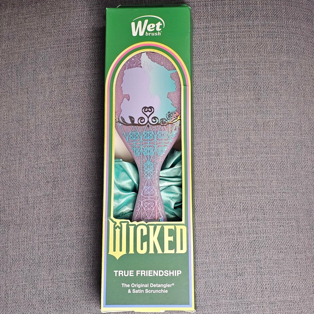 Wet Brush Wicked True Friendship Detangler & Satin Scrunchie Set ZWR830WKFR2.0